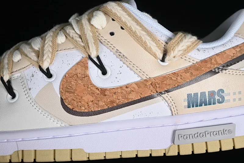 All Categories Nk SB Dunk Series Nk SB Dunk Low Low-top Sneakers Nk Dunk Low Panda Prank Space Exploration-Interstellar Exploration Mocha SB Strap Low-top Casual Sneakers DV0833-100